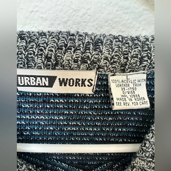 Men’s Vintage Urban Works Sweater with Leather Trim Large - Picture 4 of 7